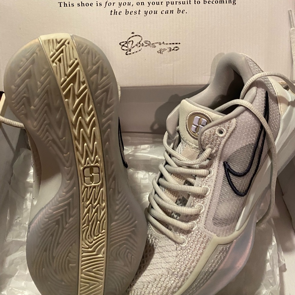 Nike Sabrina 1 women’s basketball shoes